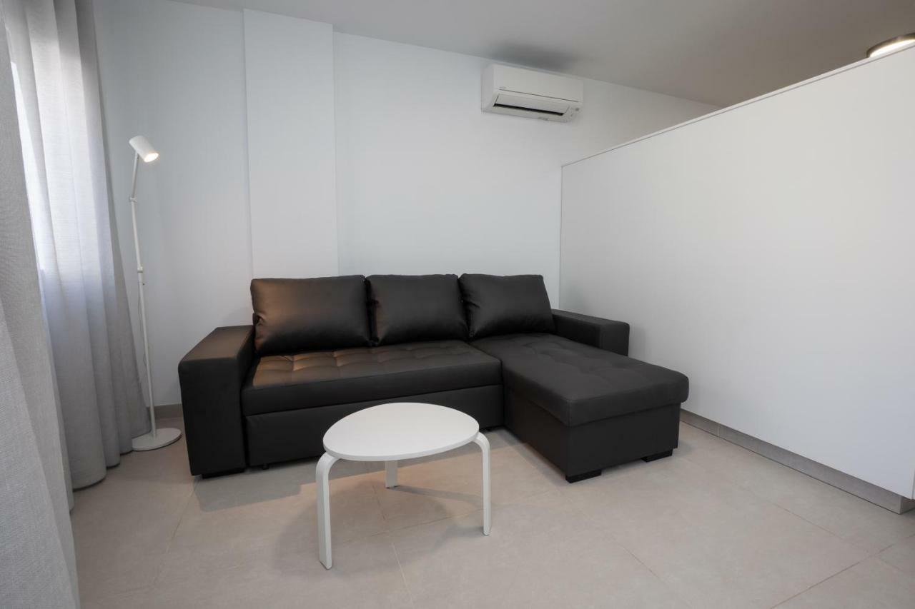 Apartamentos Mombasa 1 Planta 네르하 외부 사진