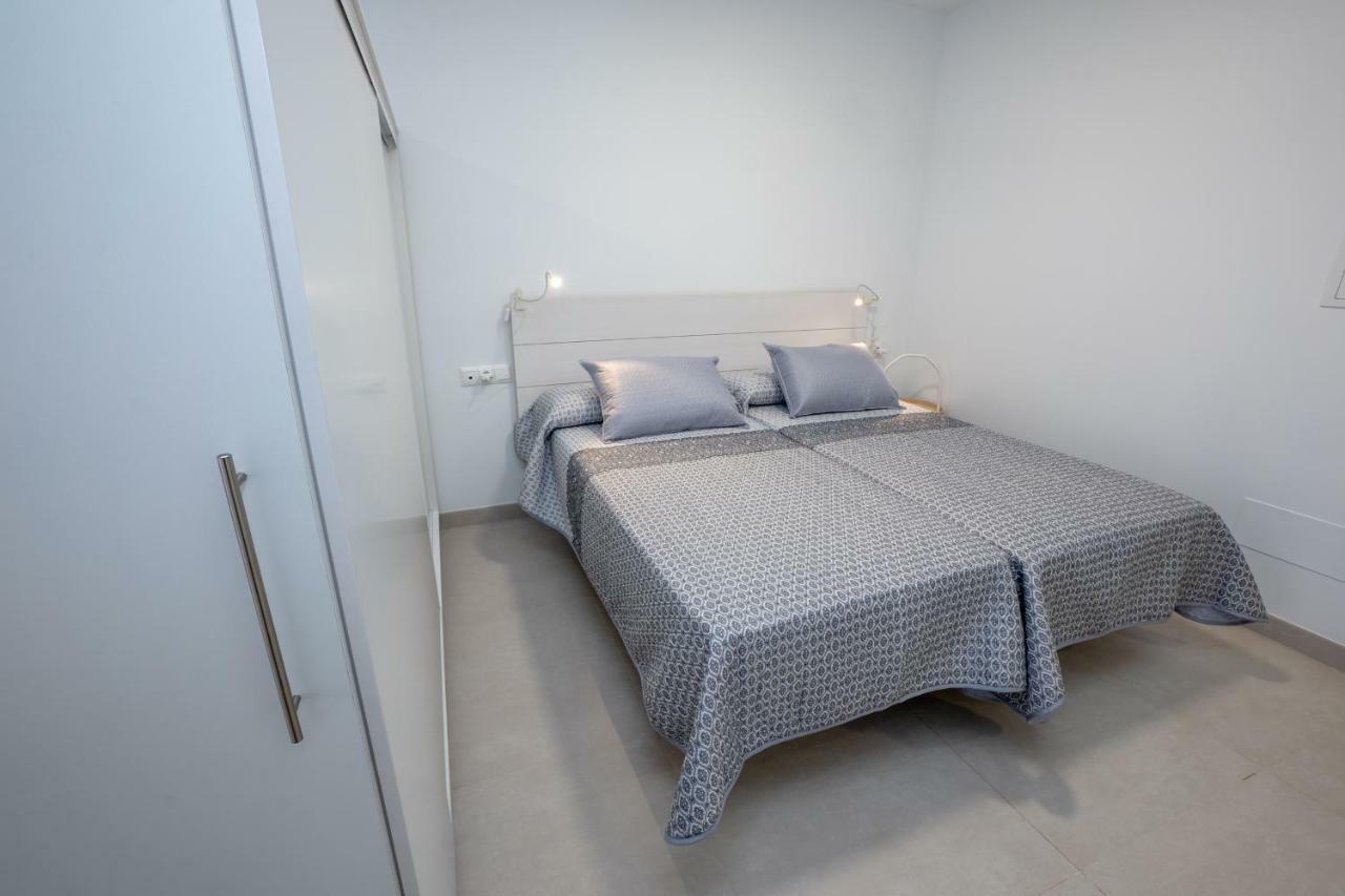 Apartamentos Mombasa 1 Planta 네르하 외부 사진