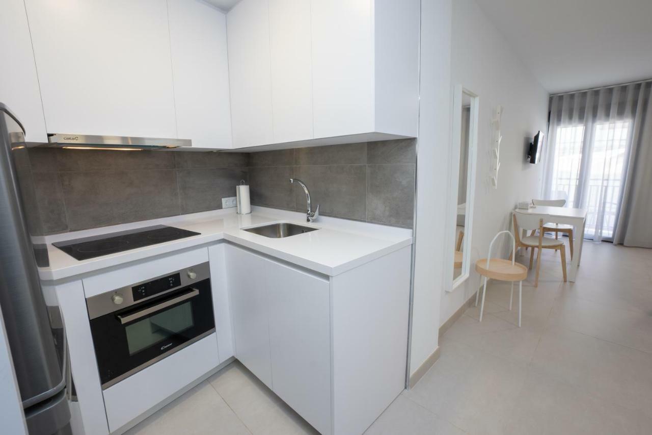 Apartamentos Mombasa 1 Planta 네르하 외부 사진
