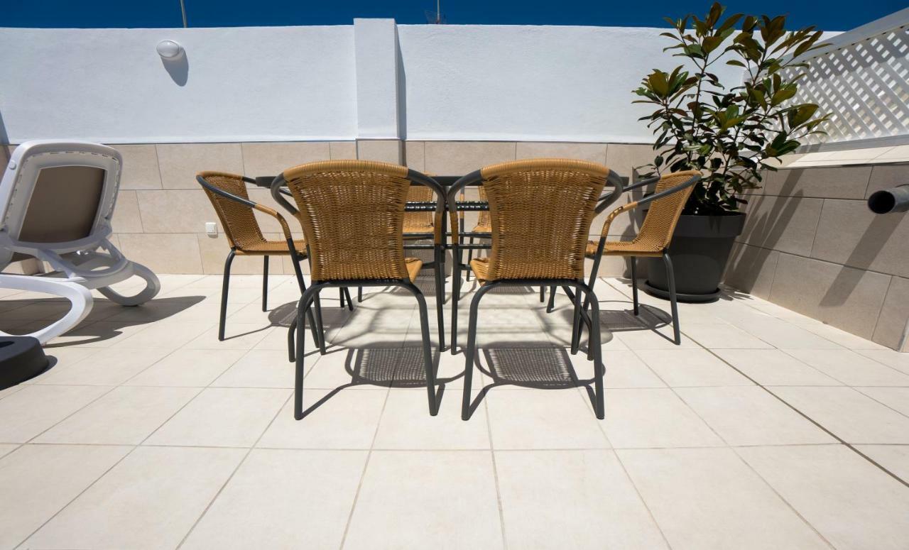 Apartamentos Mombasa 1 Planta 네르하 외부 사진