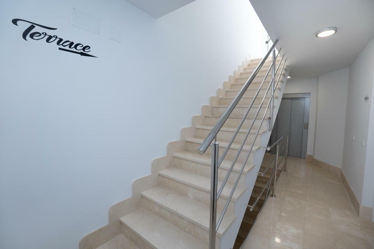 Apartamentos Mombasa 1 Planta 네르하 외부 사진