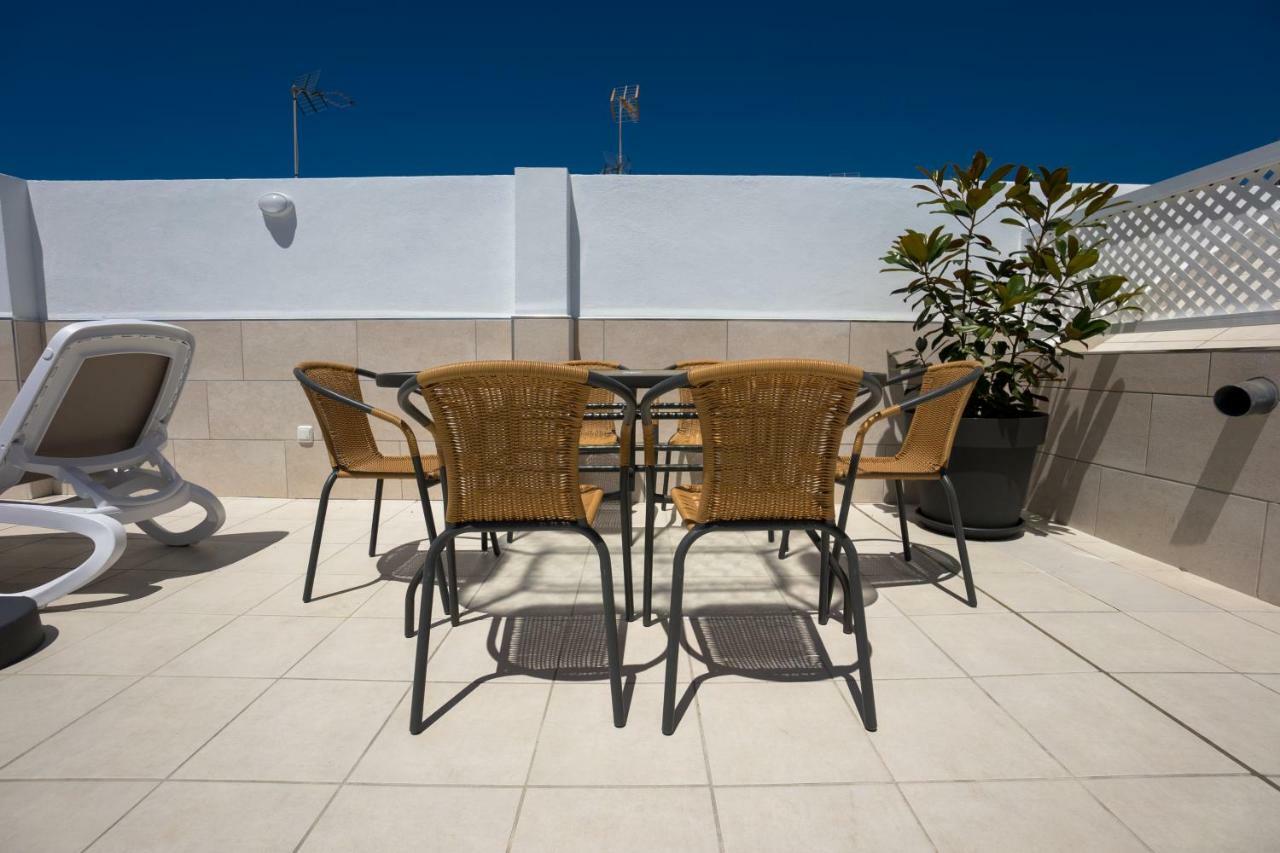Apartamentos Mombasa 1 Planta 네르하 외부 사진