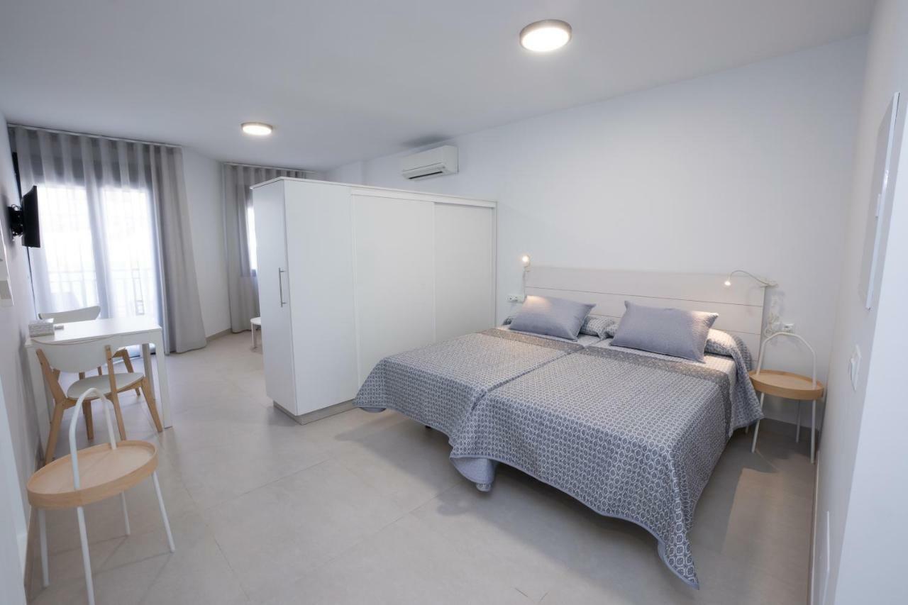 Apartamentos Mombasa 1 Planta 네르하 외부 사진
